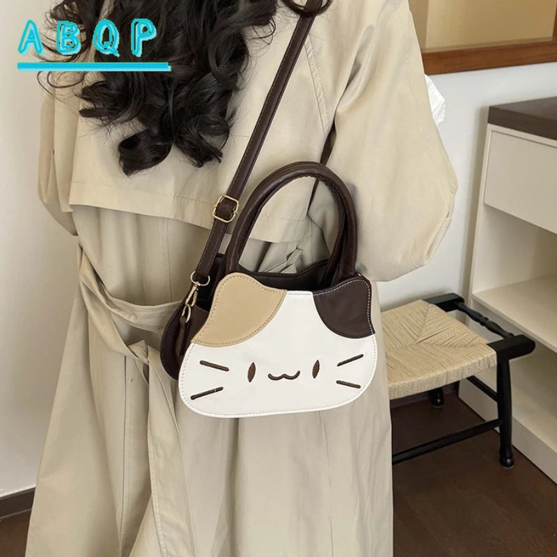 Ela Não Sai Sem a Dela — Bolsa de Ombro com Design Kitty-Cat em PU